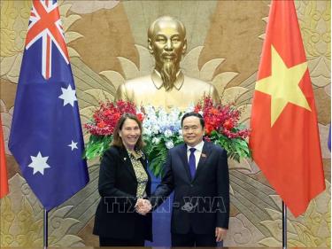 Chủ tịch Quốc hội Trần Thanh Mẫn và Chủ tịch Thượng viện Australia Sue Lines trước hội đàm. Ảnh: Thống Nhất/TTXVN