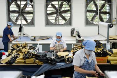 Công nhân làm việc tại Công ty cổ phần Dệt may 29/3, Đà Nẵng, tháng 6/2024.