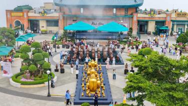 Không gian triển lãm “Kinh gốm – Thanh âm thế gian” tại Khu du lịch Sun World Ba Den Mountain, tỉnh Tây Ninh.