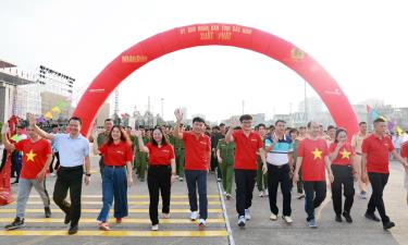 Các đại biểu tỉnh Bắc Ninh tham gia hưởng ứng chương trình.