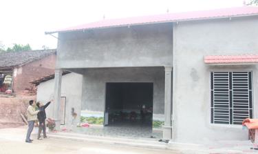 Một hộ DTTS ở xã Phong Vân (Lục Ngạn) vừa được xóa nhà tạm.