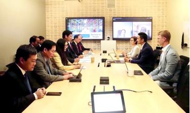 Đoàn công tác của Bộ VHTTDL do Thứ trưởng Hồ An Phong làm trưởng đoàn làm việc với đại diện lãnh đạo Google tại trụ sở của Tập đoàn này ở Hoa Kỳ.