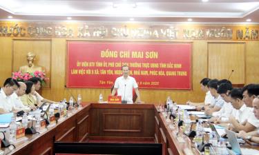 Quang cảnh buổi làm việc.