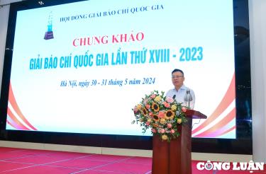 Đồng chí Lê Quốc Minh, Ủy viên Ban Chấp hành Trung ương Đảng, Tổng Biên tập Báo Nhân Dân, Phó Trưởng Ban Tuyên giáo Trung ương, Chủ tịch Hội Nhà báo Việt Nam phát biểu khai mạc Vòng chung khảo.