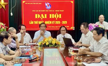 Đồng chí Trịnh Văn Ánh, Ủy viên Ban Chấp hành Hội Nhà báo Việt Nam, Chủ tịch Hội Nhà báo tỉnh phát biểu chỉ đạo đại hội.
