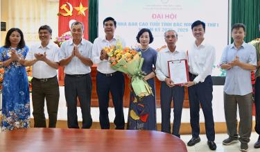 Lãnh đạo Hội Nhà báo tỉnh trao quyết định chỉ định Ban Chủ nhiệm CLB Nhà báo Cao tuổi lần thứ I, nhiệm kỳ 2026-2029.